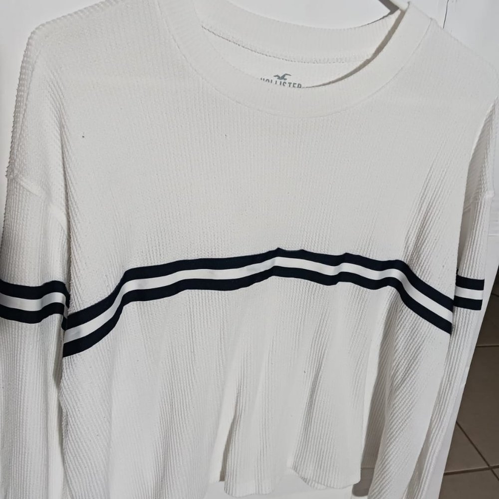 hollister boyfriend tee sweater